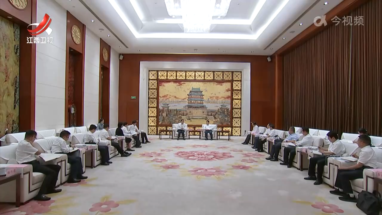 叶建春与中国建材集团董事长周育先举行工作会谈