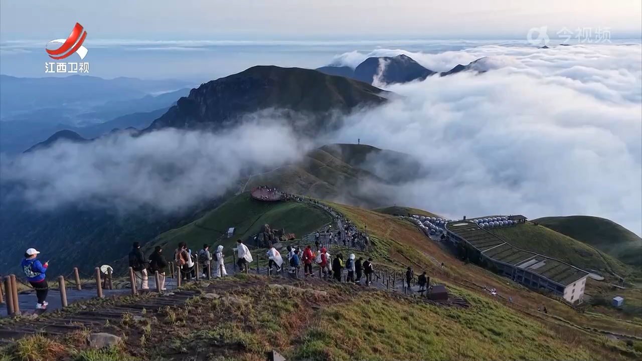 错峰出游正当时 旅游市场持续火热