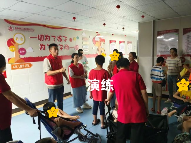 夜练筑牢“安全网”——宜春市袁州区福利院消防演练守护“一老一小”