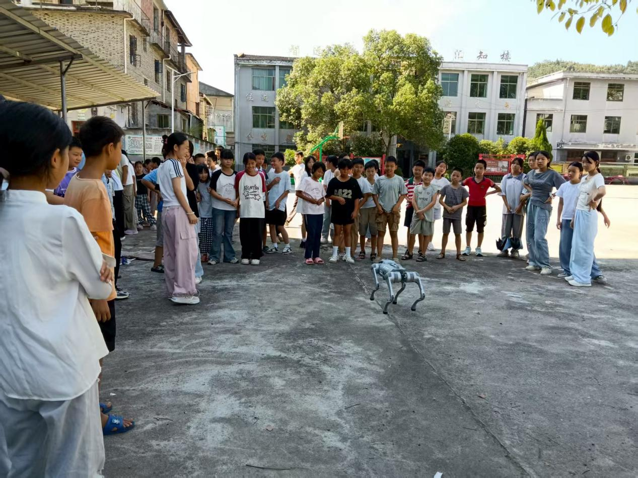 科普知识进校园 青春逐梦启新程——乐安县谷岗学校开展科普月系列活动