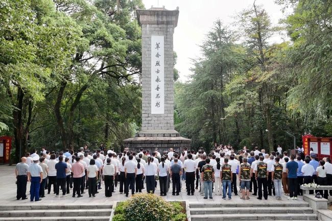 弘扬英烈精神，凝聚奋进力量！靖安县举行烈士纪念日公祭活动