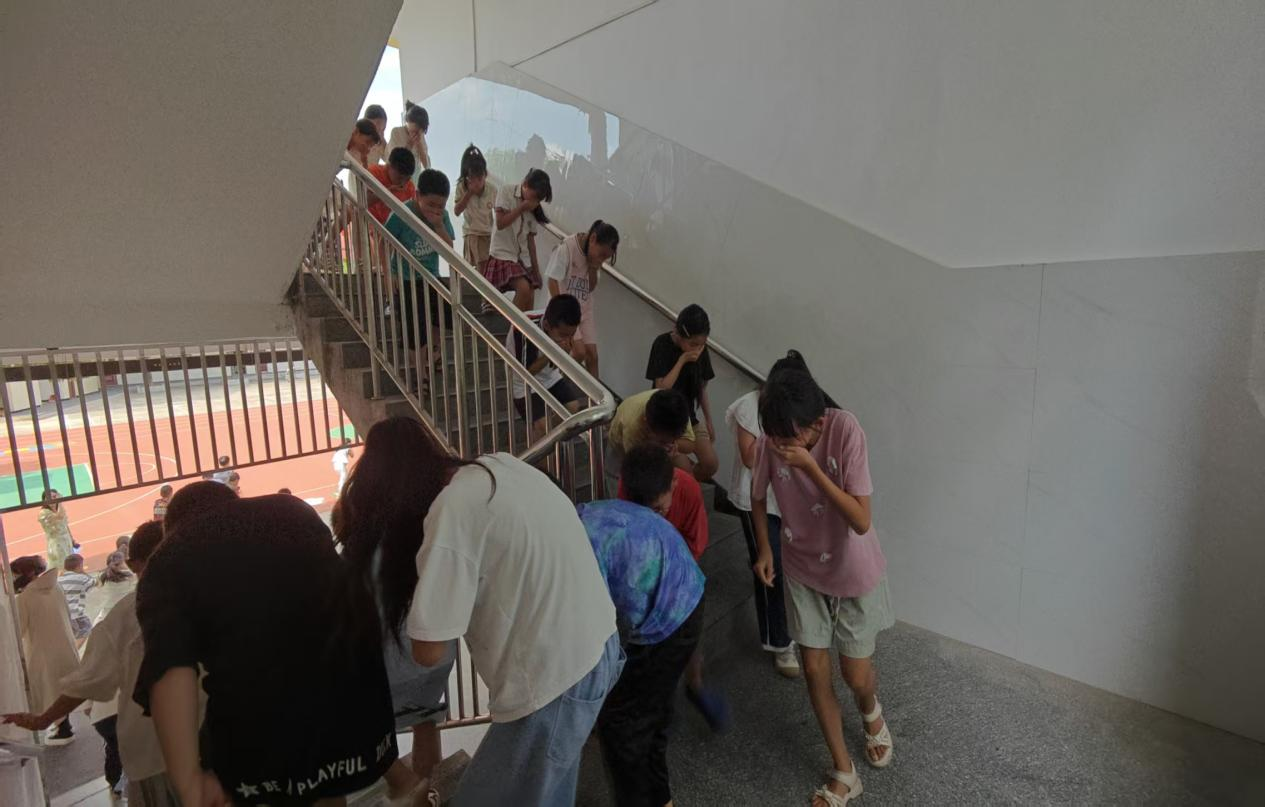 应急演练强技能，筑牢防线护成长——崇仁县巴山镇中心小学关工委开展安全教育周收官活动