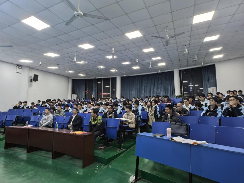 砥砺前行  破茧成蝶——九江三中高三年级本科帮扶大会