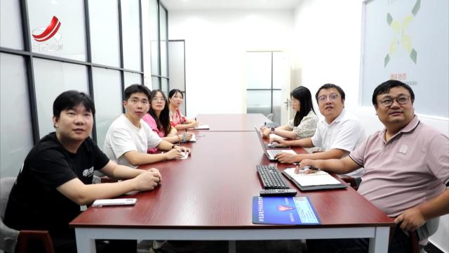 社会传真20251014 数字驱动 “智”造升级