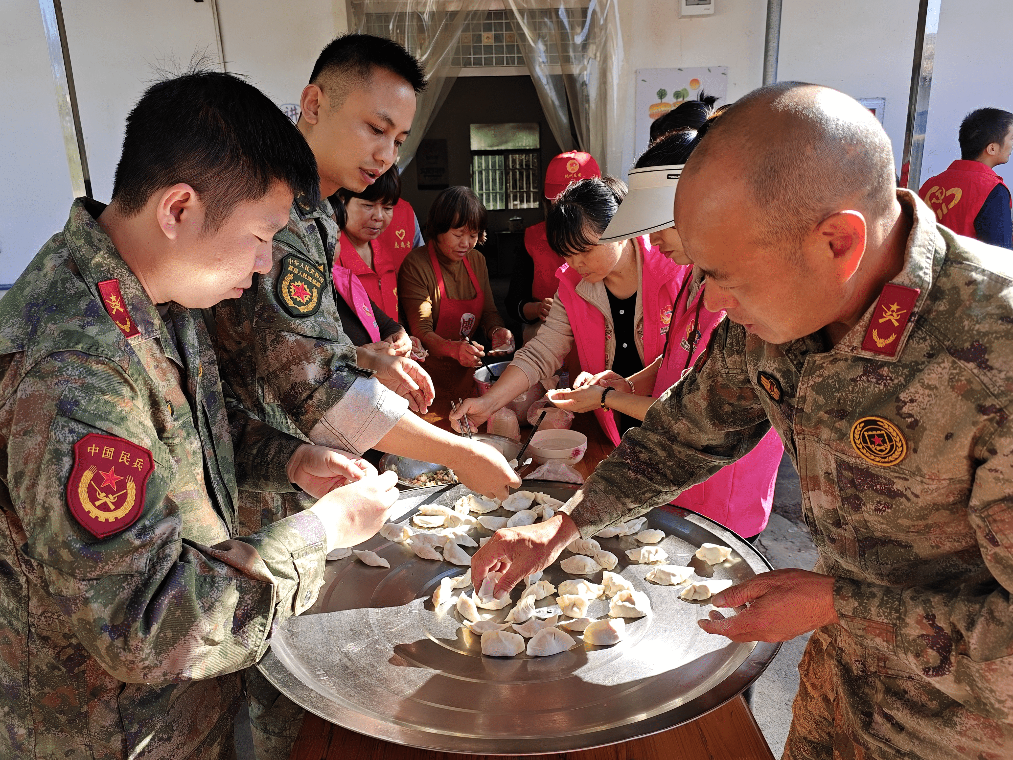 情暖金秋，爱在重阳——乐安县湖坪乡多部门联合开展关爱老人活动