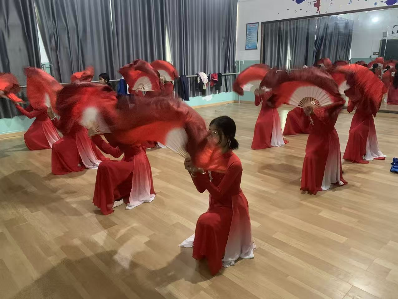 乐安县第四中学积极备战舞蹈素养展示活动
