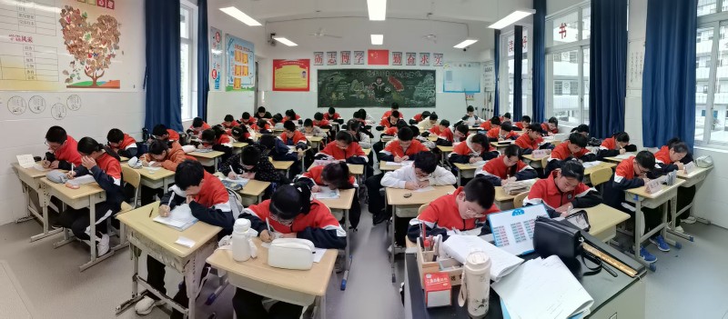 九江市第十一中学组织开展七年级数学算式计算大赛