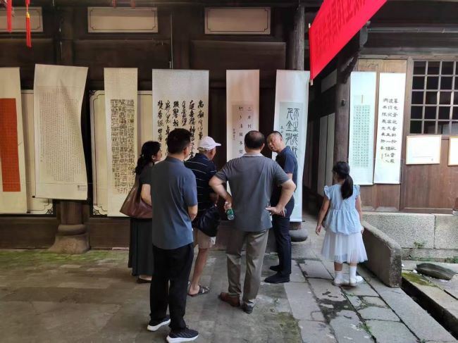 江西靖安：翰墨颂英魂 丹青绘初心