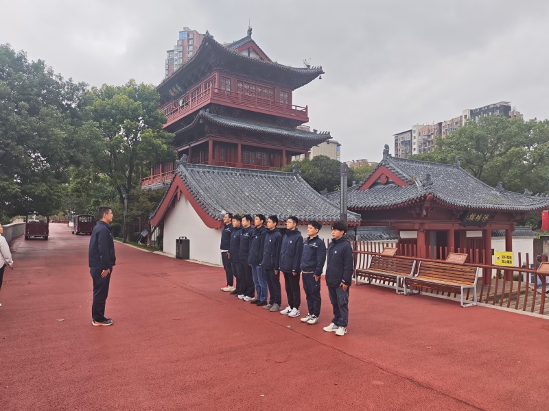 长江九江航道处：浔阳江畔沐清风 健步金秋倡廉行