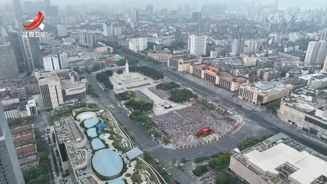 【我们的节日】同升一面旗 共祝祖国好