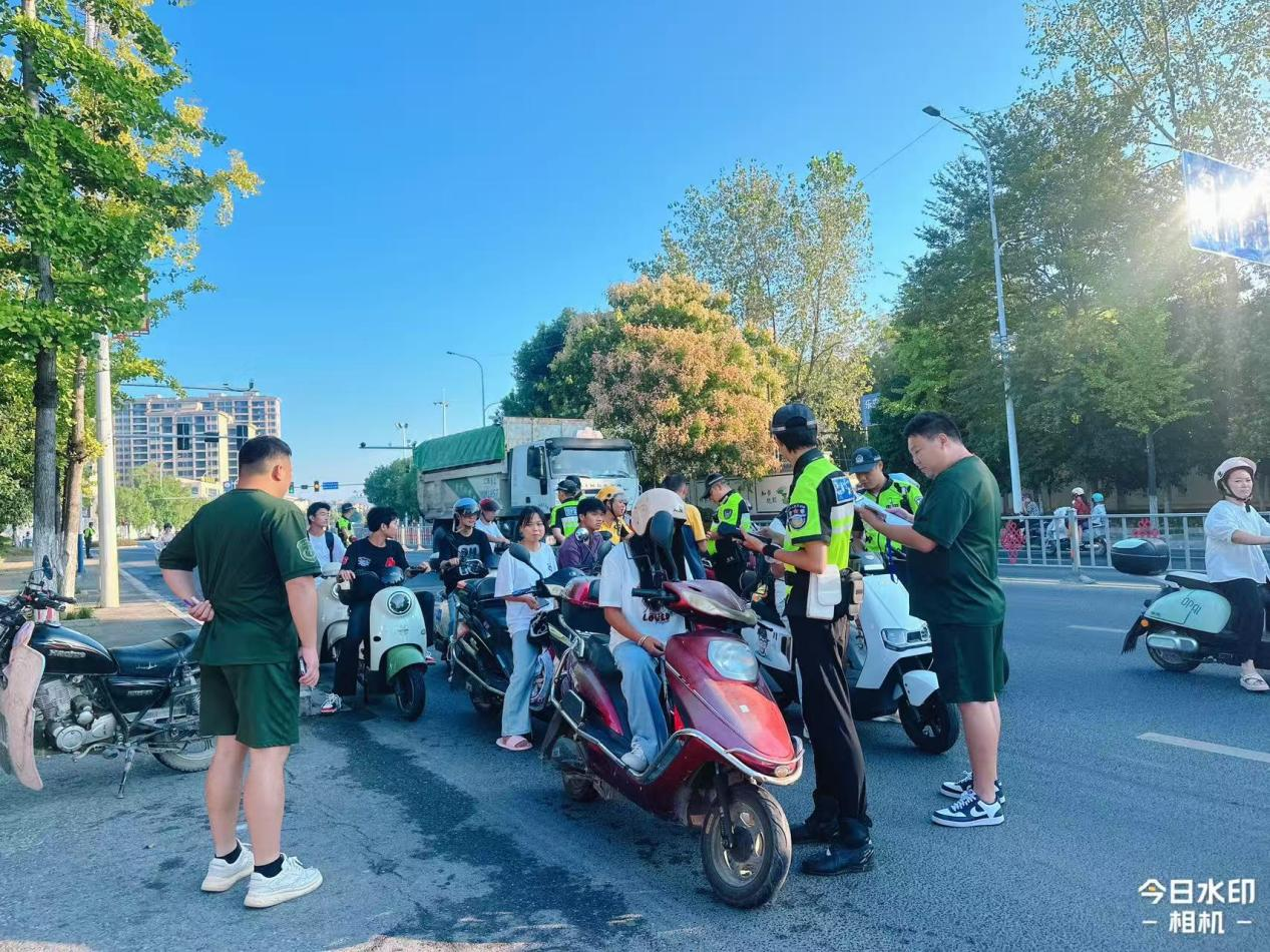 乐安县职业中学联合乐安县交警大队开展学生电动车专项整治行动