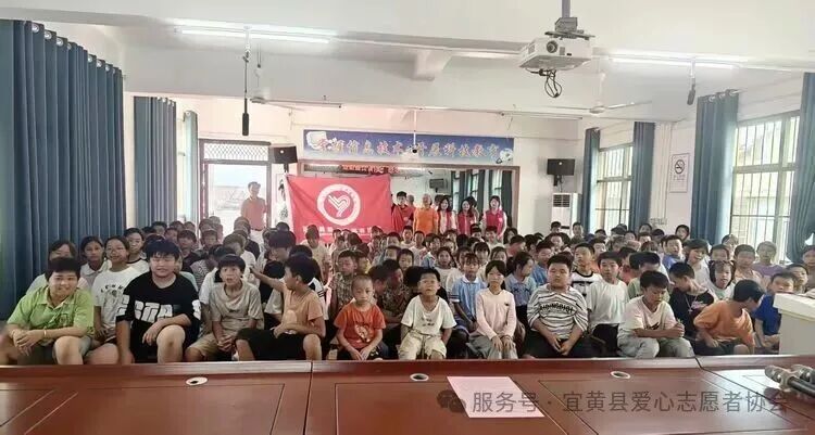 “‘纸’造绿意·创想开花”——宜黄县中港中心小学启动“艺启梦想”美育公益课堂