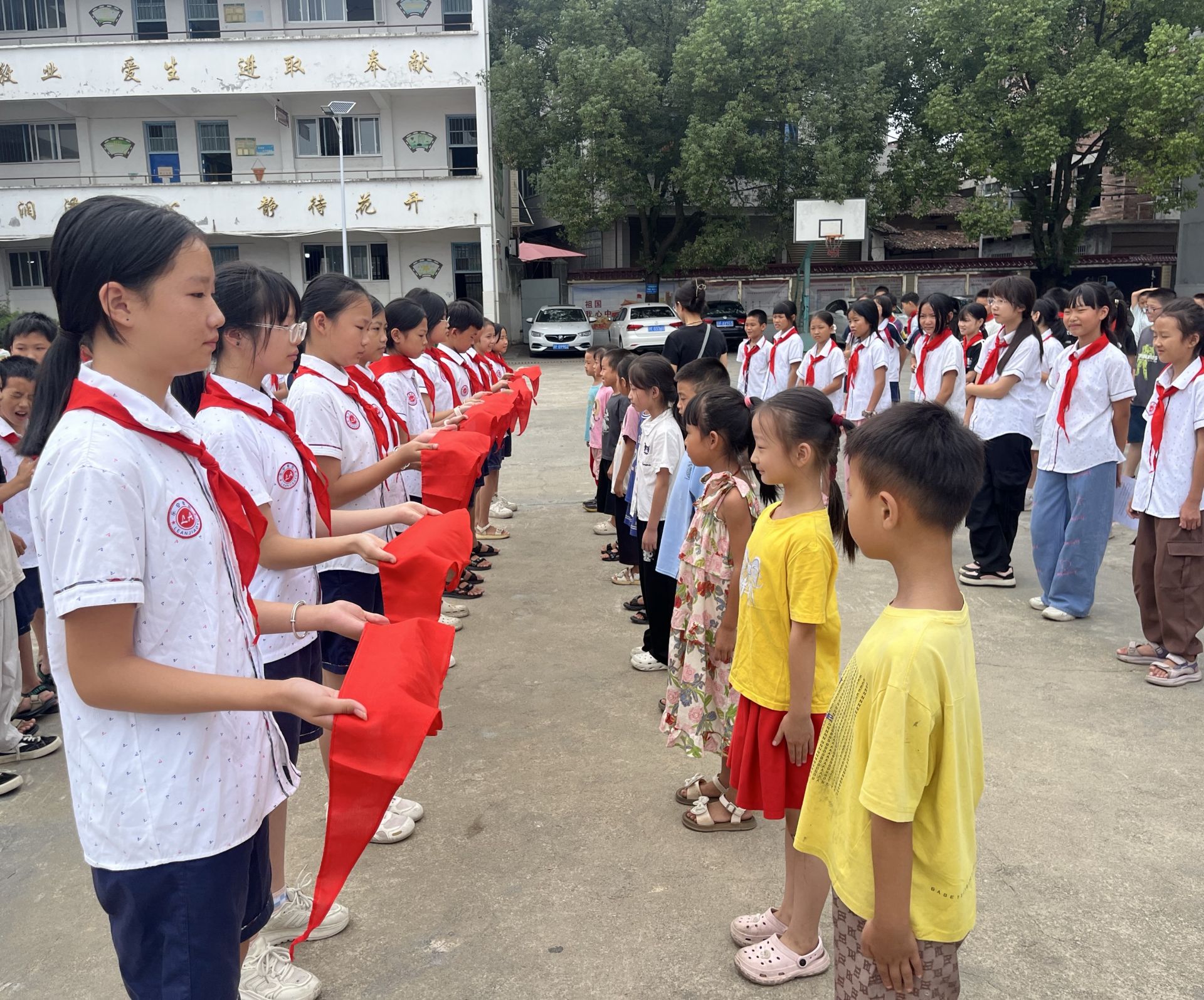 强国复兴有我 争当新时代好少年——乐安县湖坪中心小学举行少先队新队员入队仪式