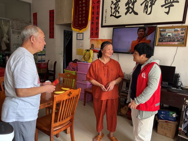 丰城市剑光街道后街社区：走访慰问烈士遗属 深情关爱温暖人心