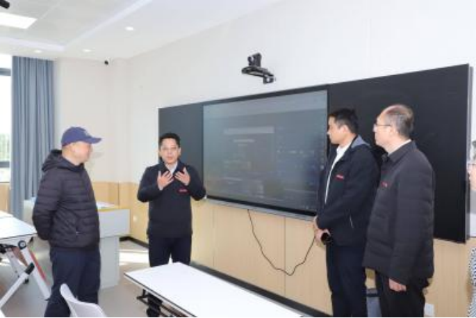 九江市青少年宫与南昌应用技术师范学院举行未成年人家庭教育合作签约座谈会