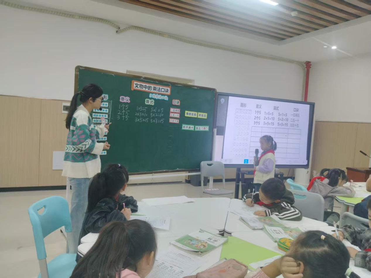 古物含“乘”意，新堂传“数”魂——南城县登高学校开展“三新”主题数学教研活动