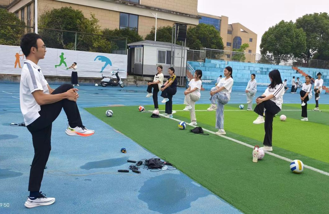 以体育人，砺能笃行——南城实验中学举办集团校体育中青年教师优质课竞赛