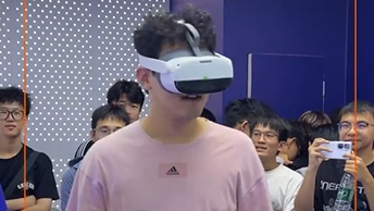 国庆氛围感拉满，海内外游客齐聚江西体验区，打卡“石榴红·赣出彩”感赣鄱魅力