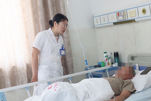 【健康科普】安静时听不清，嘈杂环境却清晰？ 医生：这可能是耳硬化症的听力警报