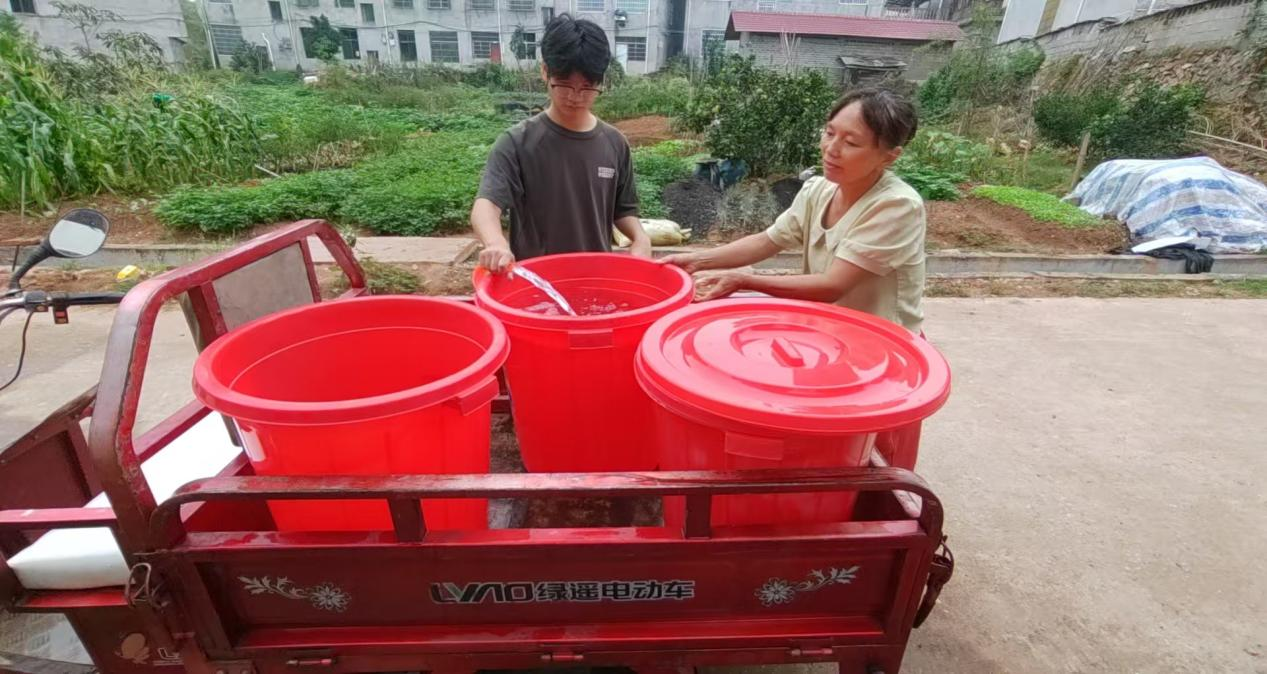 乐安县公溪镇中心小学“硬举措”筑牢校园抗旱防线