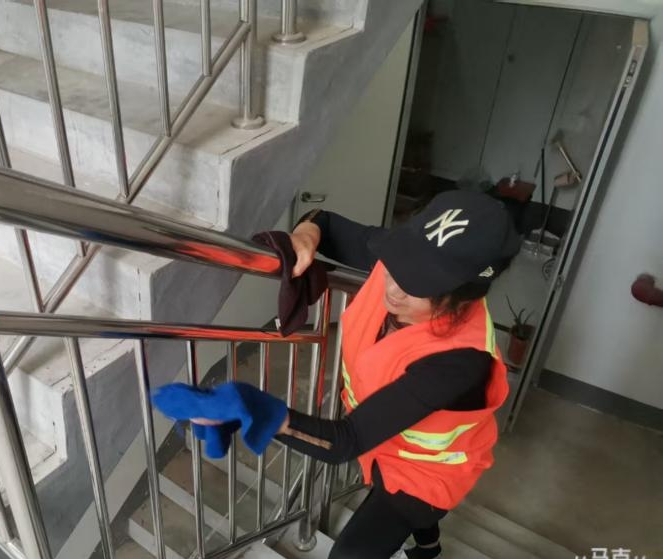 书记领航，让老旧小区长出“隐形翅膀”——高安老旧小区先行试点治理改革里的24小时温柔