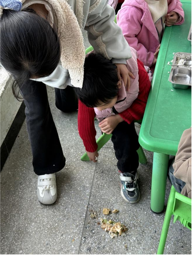 “食”刻警惕 以“练”筑防——乐安县航桥幼儿园开展食品安全应急演练