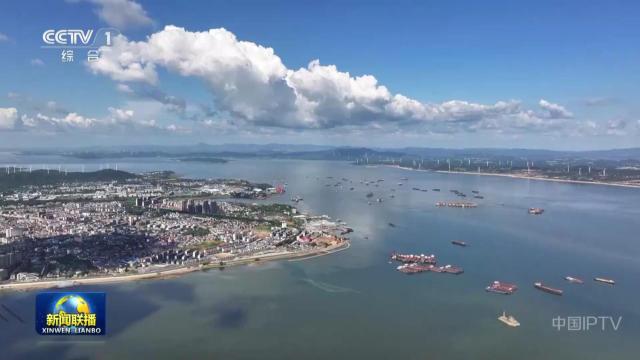 中央电视台《新闻联播》20251101