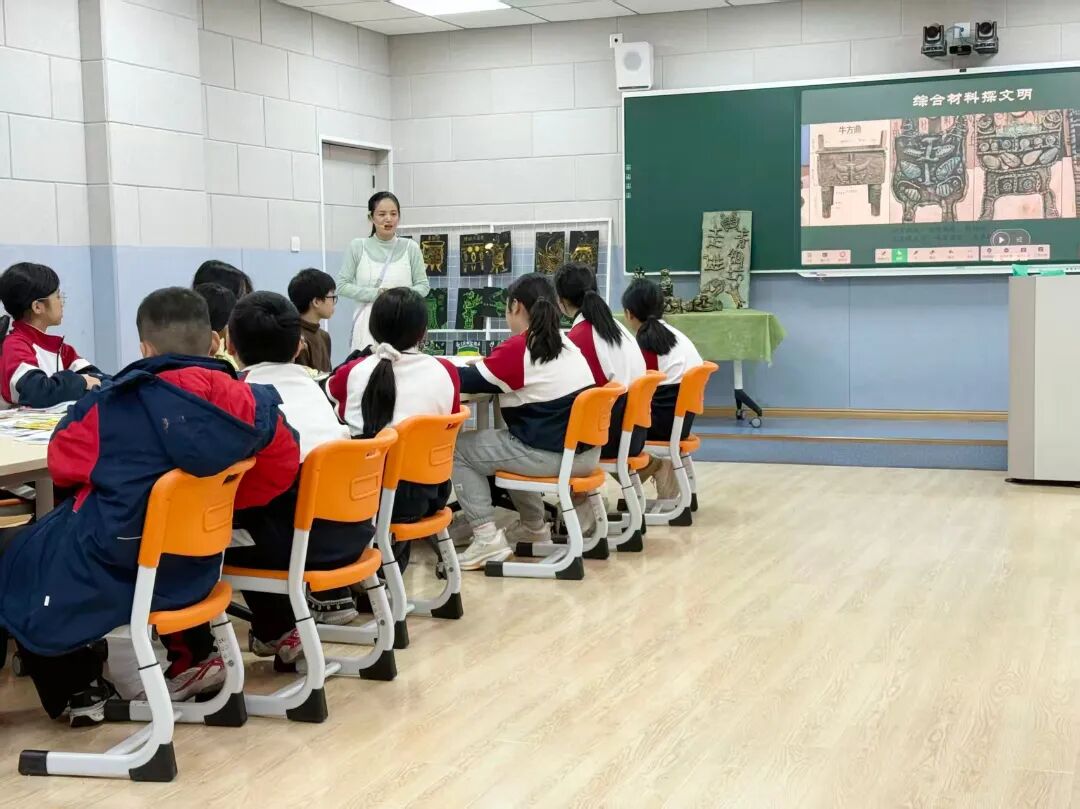 以美为媒 竞技成长——临川区初中美术优质课评比活动在临川六中举办