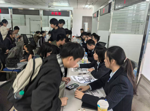 建设银行宜春市分行开展“金融服务进校园”专项活动