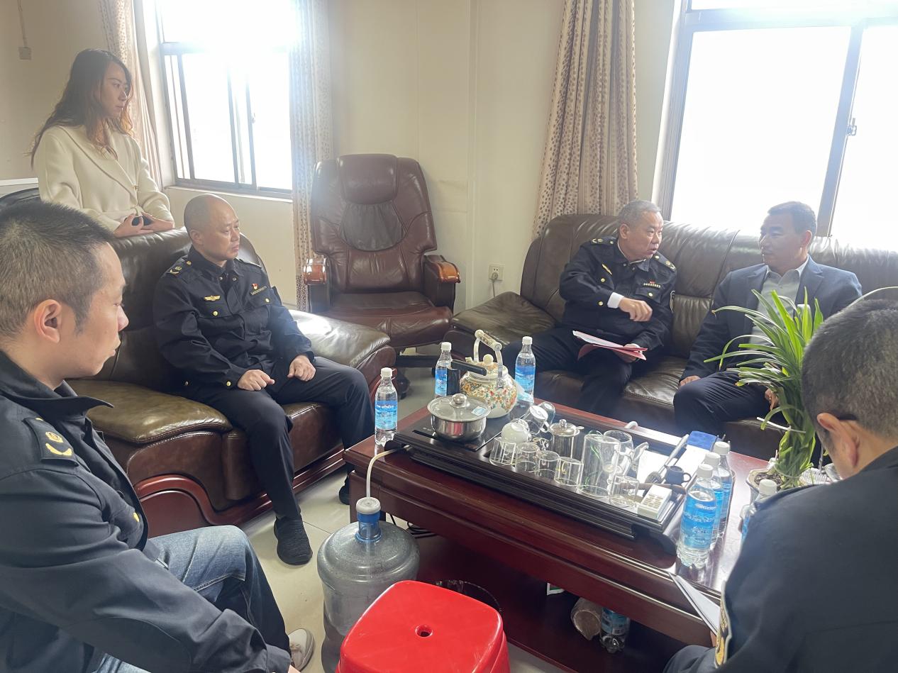 江西省交通运输执法局十支队十二大队联合巡查筑牢安全防线