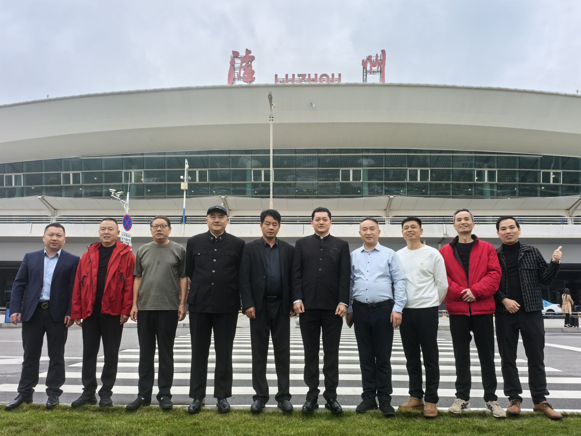 川南酒香映军魂，红色基因谱新篇——宜春市爱国拥军促进会赴中国•泸州原窖酒厂考察纪实