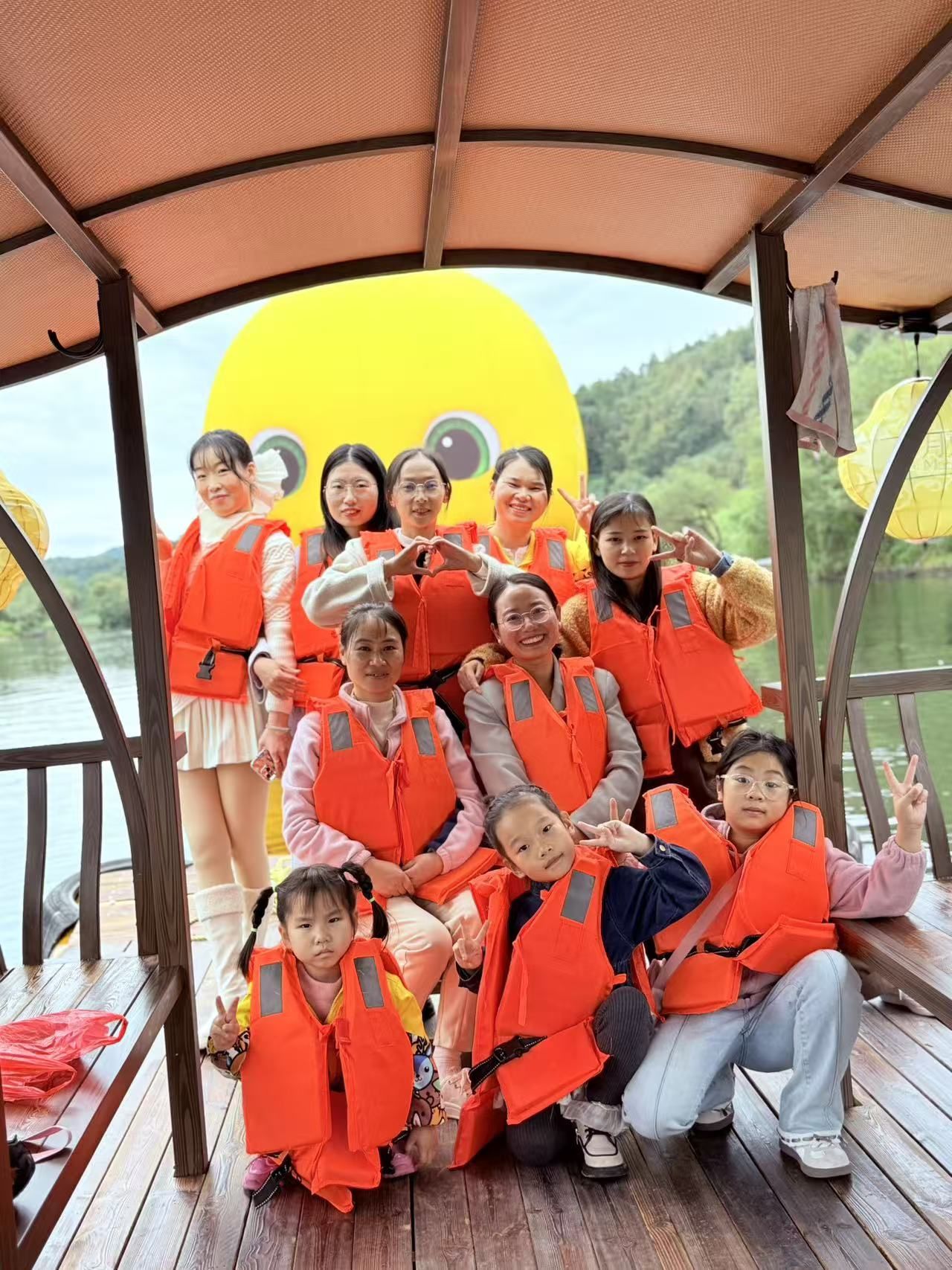 婺韵拾秋·踏秋寻雅——乐安县第四幼儿园开展工会会员2025年“嘉游赣”活动