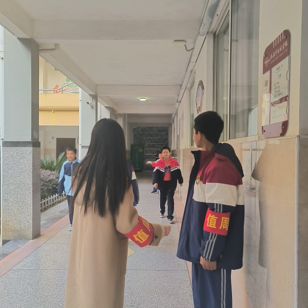 创新双轨网格化管理，筑牢平安育人防线——九江外国语学校校园管理再添新成效