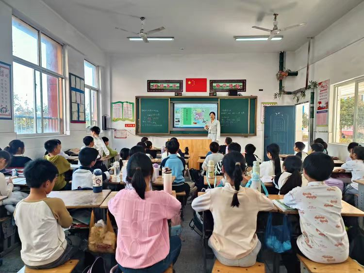 筑牢校园“防火墙”，护航安全“成长路”——南城县第二小学开展2025年“全国消防日