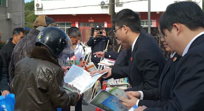 江西浮梁： 宣传+排查织密“防护网” 守护万物生灵“生命线”
