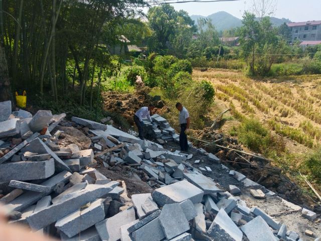 麦㙦镇丘田村：“助力河道建设，共筑美好家园”