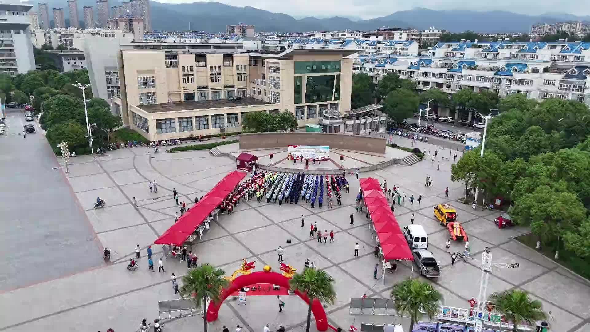 我县举行2024年“安全生产月”集中咨询活动