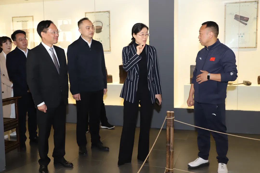饶利萍在湘东调研