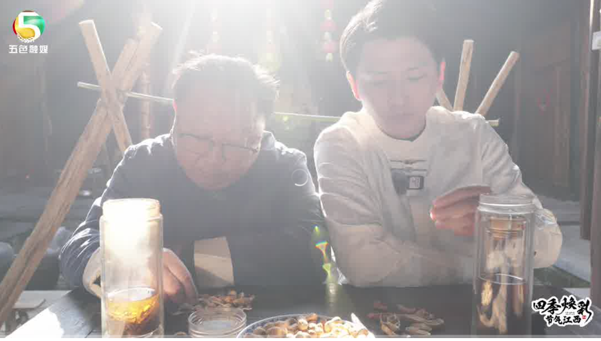 臘月來場舌尖上的臘味party！這是鹽的味道，風的味道，陽光的味道，也是時間的味道，家的味道。#大寒#來江西過大年#四季煥彩節氣江西#臘肉#分宜臘十碟