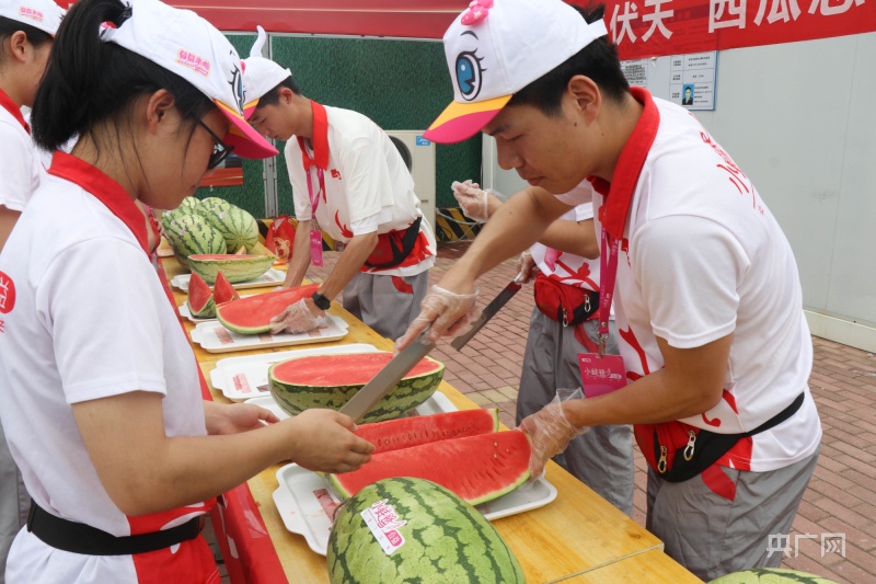 甘甜西瓜 送给伏天里的劳动者