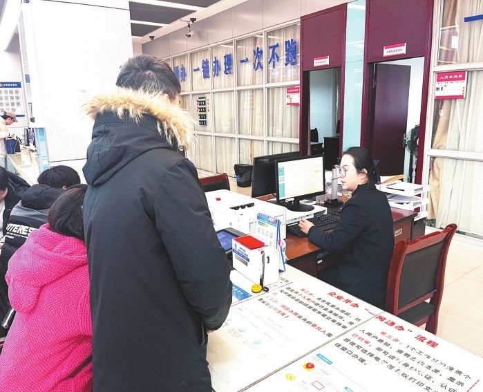 江西日报整版报道：南昌市全力打造区域性营商环境标杆城市