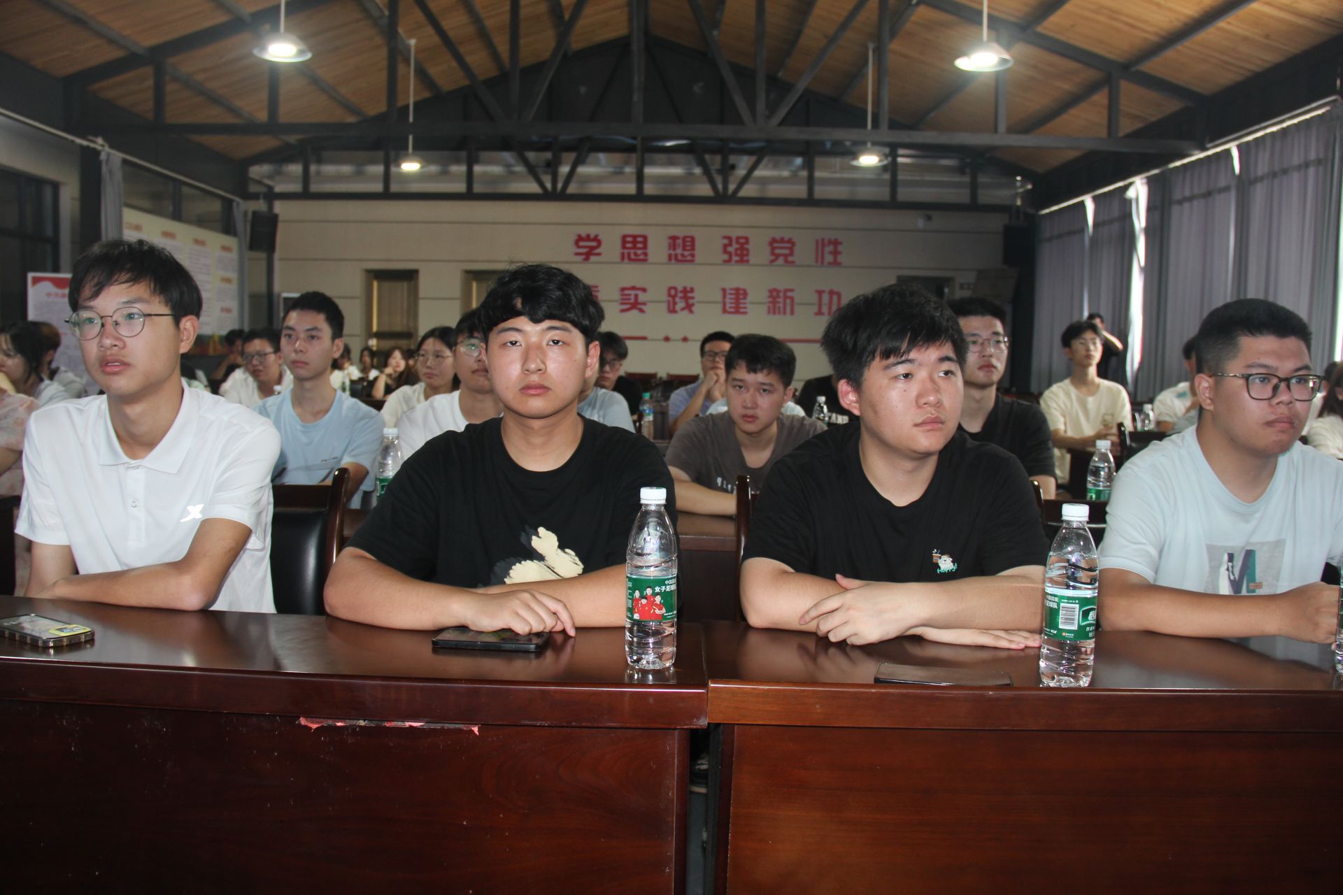 湖村乡举办大学生志愿者公益支教培训
