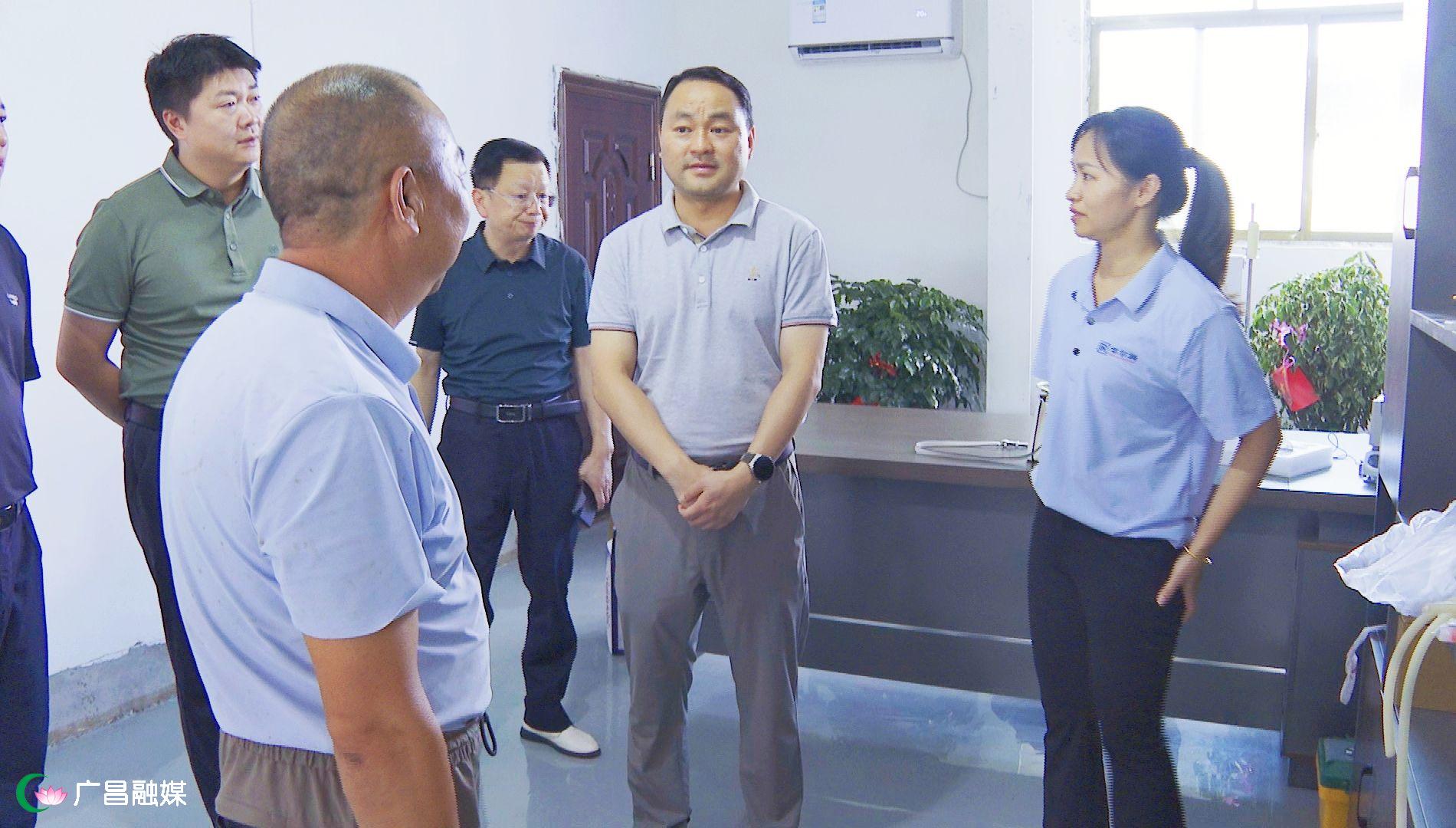 王峰深入县工业园区调研