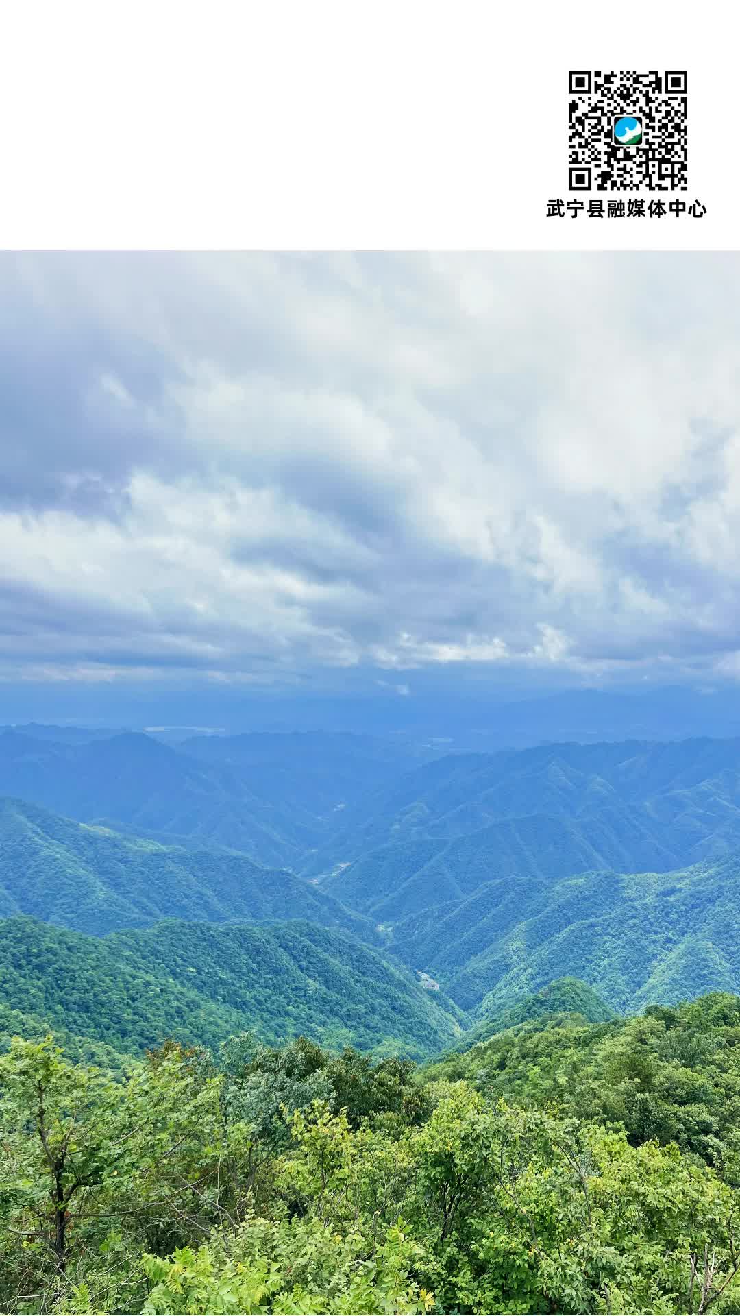 每日一景：山川起伏，云海起伏