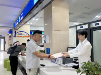 县政务服务中心：一件事一次办  便民利企暖人心