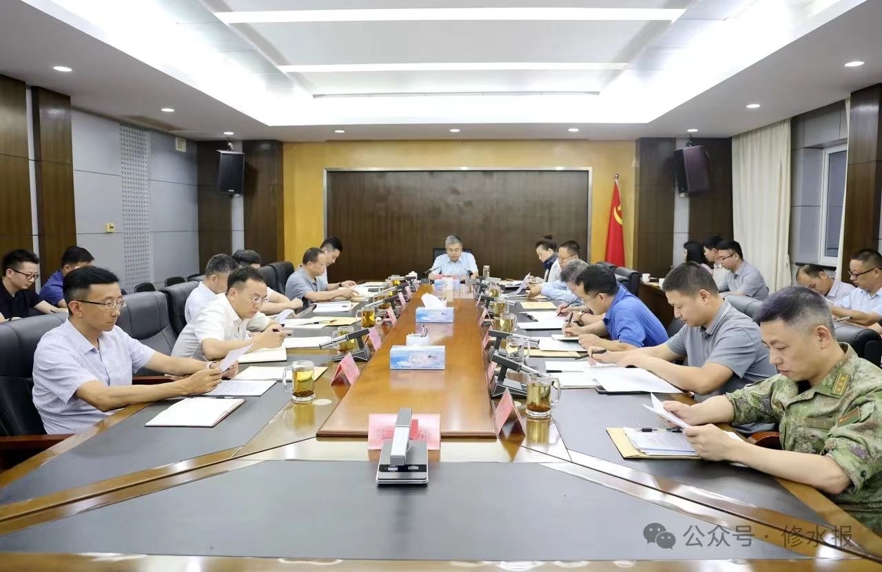 县委十八届常委会第63次会议召开