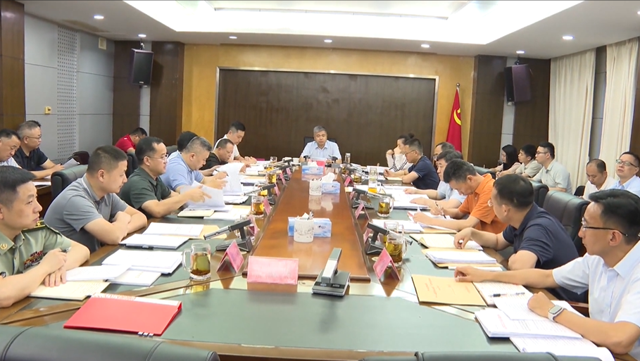 郑庆华主持召开县委十八届常委会第62次会议