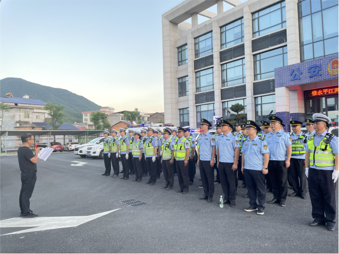 修水平江：跨区域联合执法常态化 重拳治超去顽疾