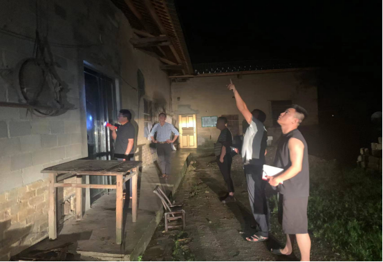 【防汛一线】县投资集团：以“汛”为令  驻村一线显担当