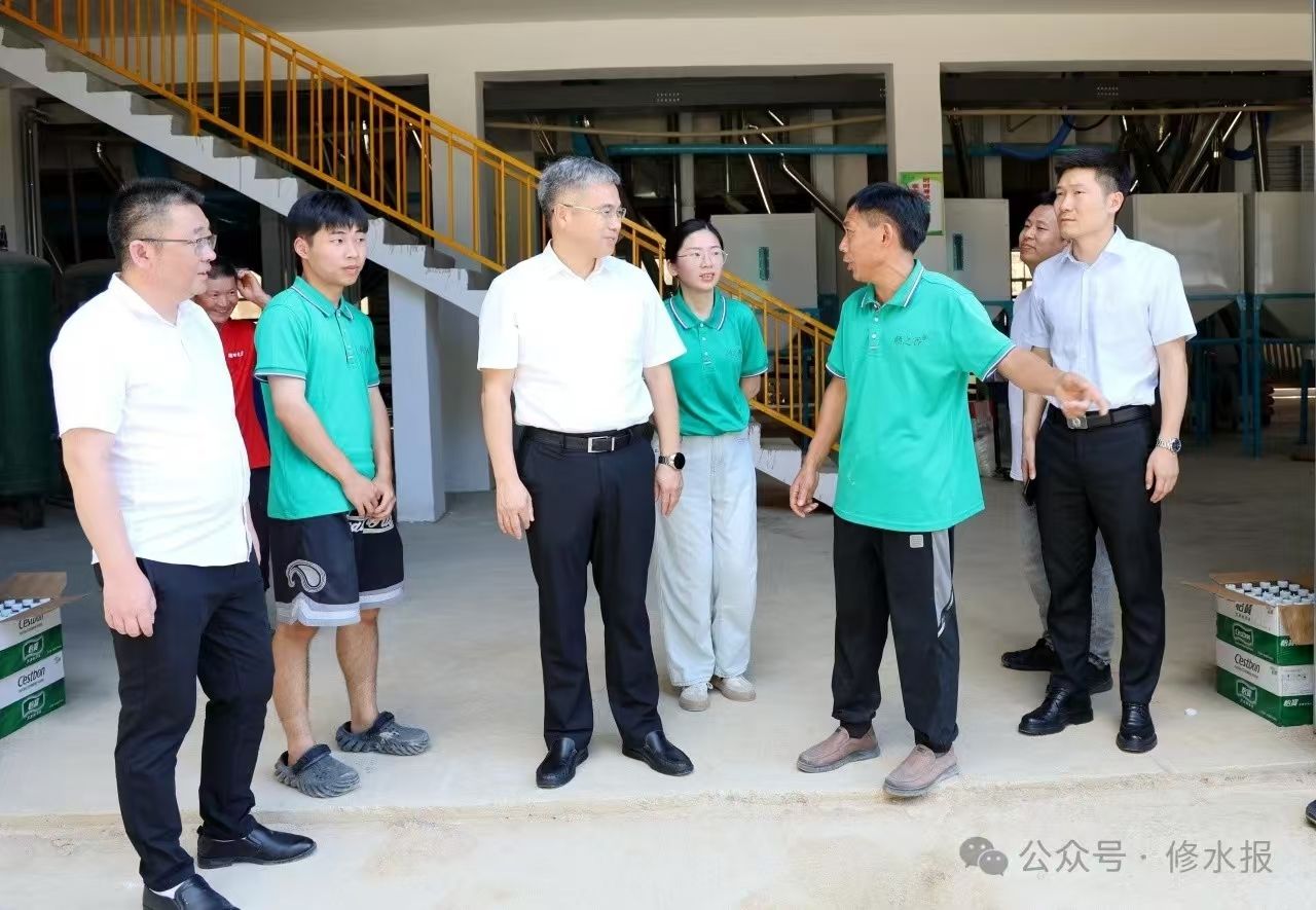 视频丨【学习贯彻党的二十届三中全会精神】郑庆华深入山口镇宣讲党的二十届三中全会精神 